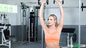 Emma Hix - Seducing The Gym Hunk