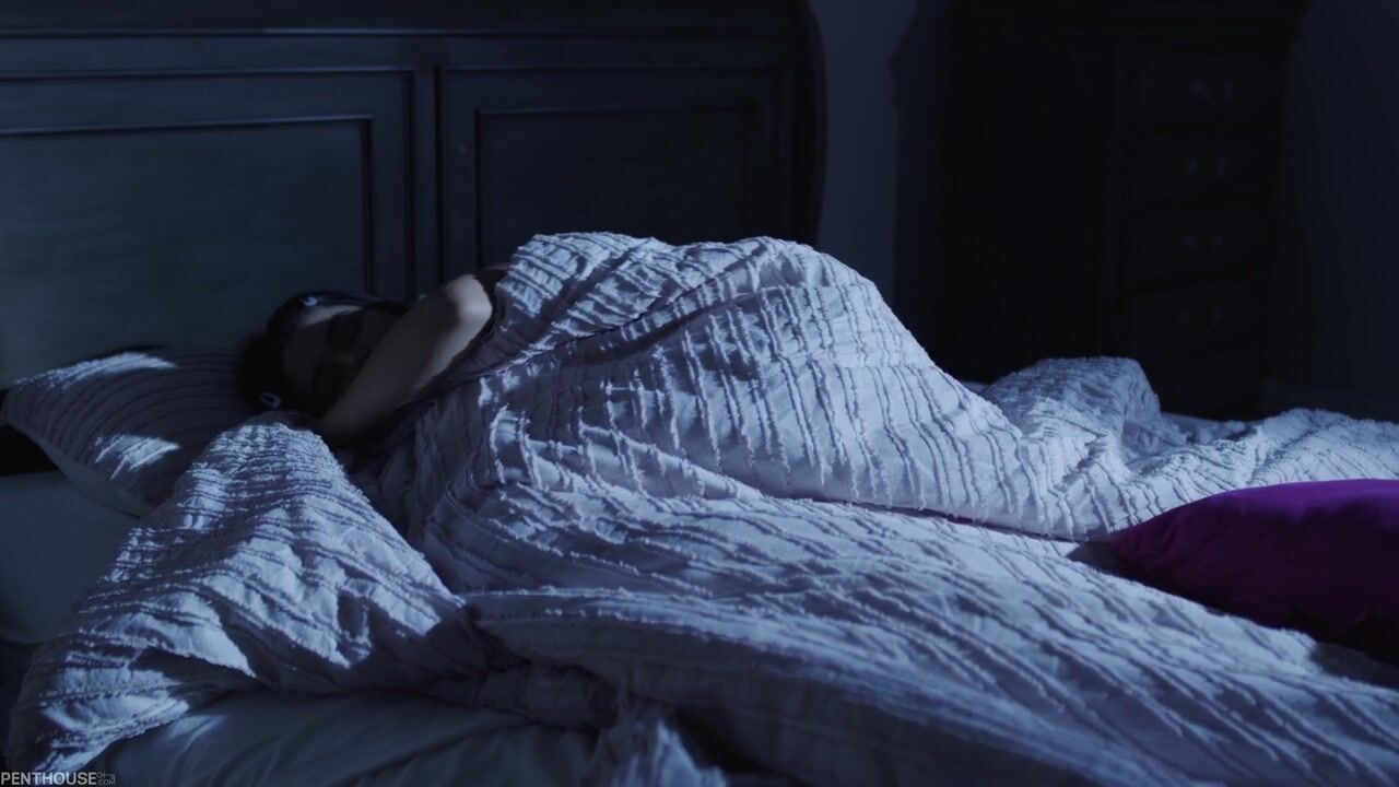 Carolina Cortez - Craves Brotherly Comfort