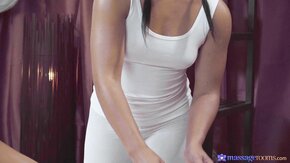 Zuzu Swee, Sabrisse - Facesitting lesbians share massage