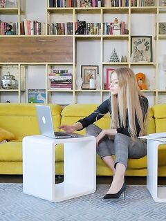 Loren Strawberry - Nympho Newcomer Made to Be in the Middle