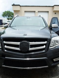 Gabbie Carter And Kailani Kai – MILF and Teen Fuck Car Man