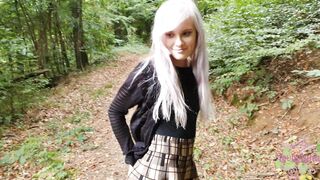 LovlyLuna - ErwischtJunges Mädchen Beglückt Einen Kerl Im Wald Mit Ihren Geilen Lippe