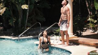 Luna Star Kenna James - Tourist Trap In 4K