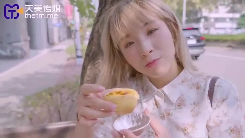 Ayollar kiyinish xonasiga qaragan travestilar mashhur porno videolar