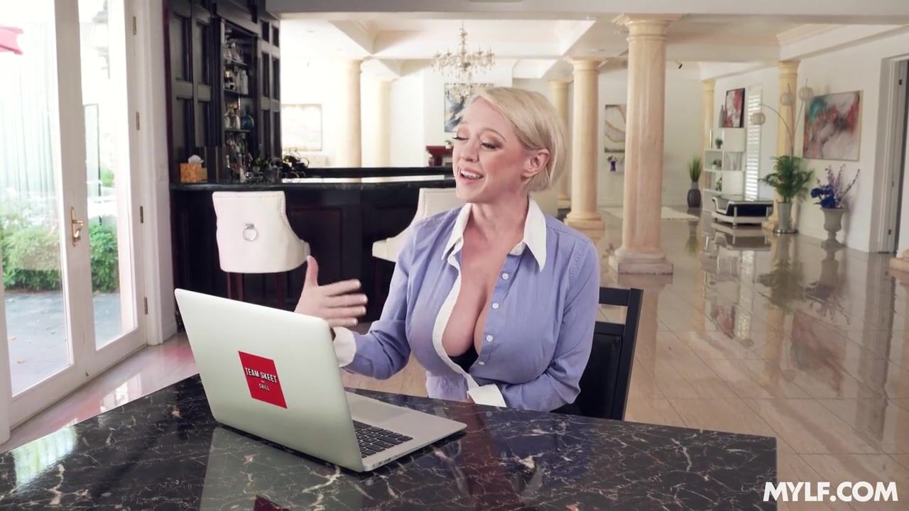 Dee Williams - The MILF Boss Secret Sex Life