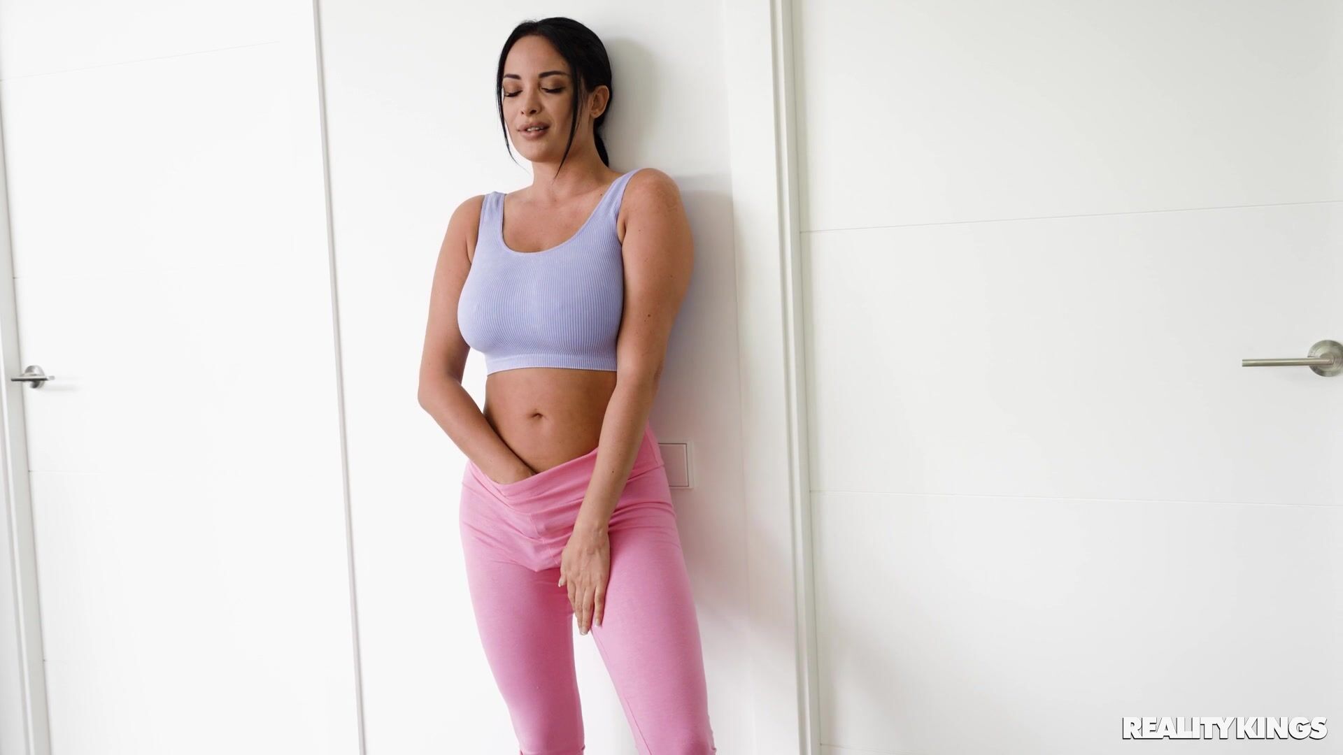 Anissa kate gym