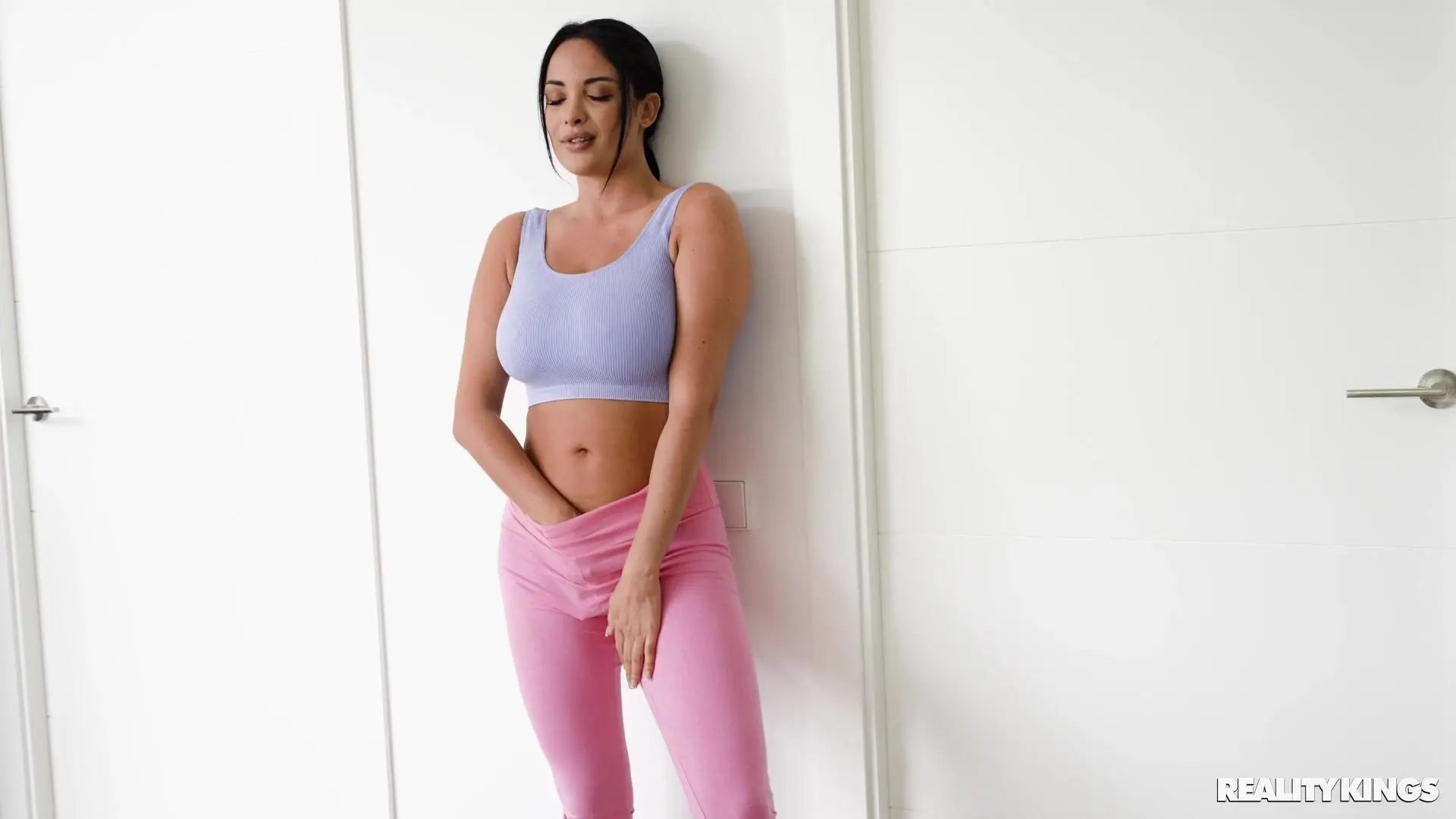 Anissa Kate in Homegym Masturbator