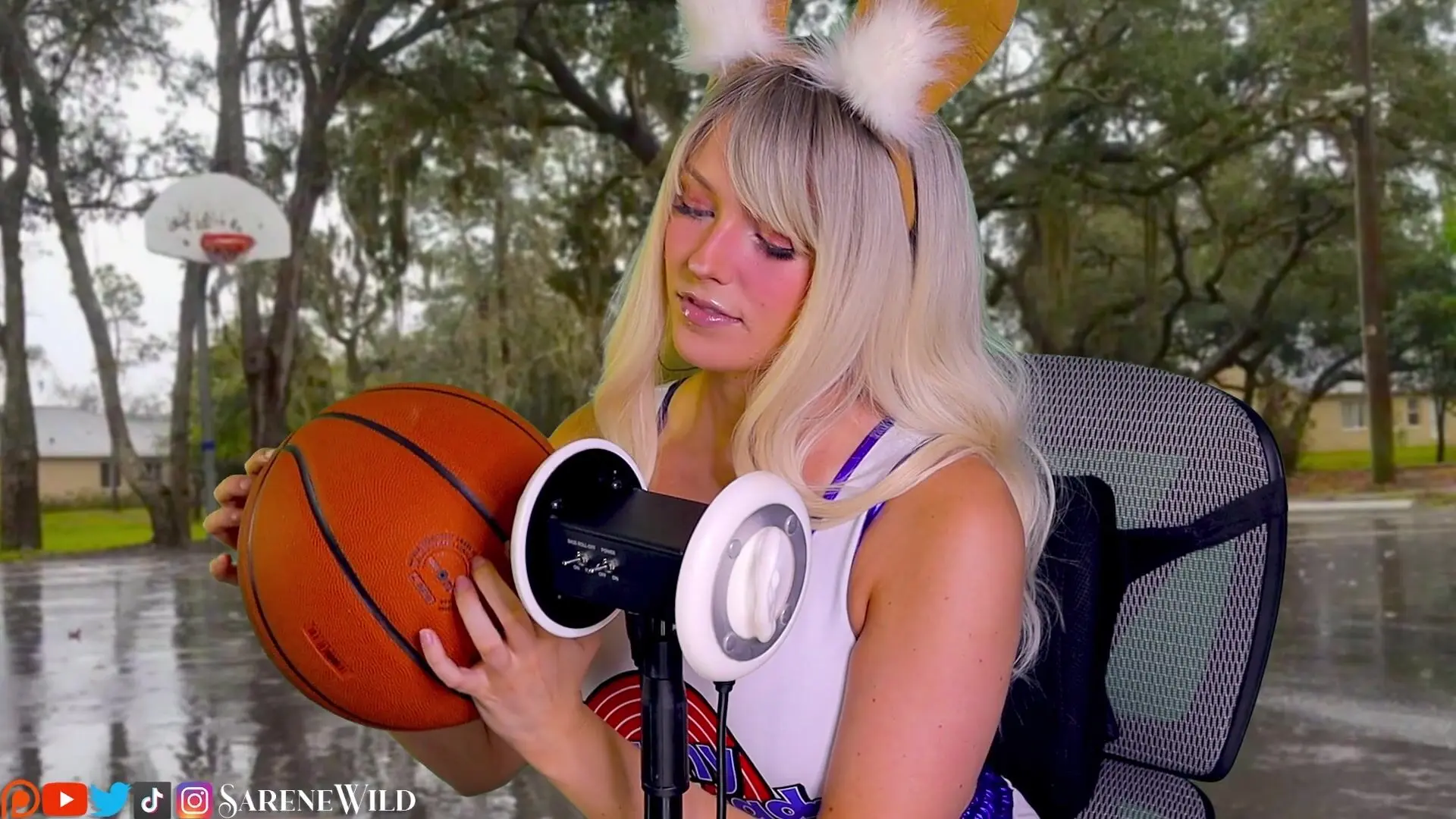 ASMR Looney Tunes Lola Bunny v3 - SareneWild