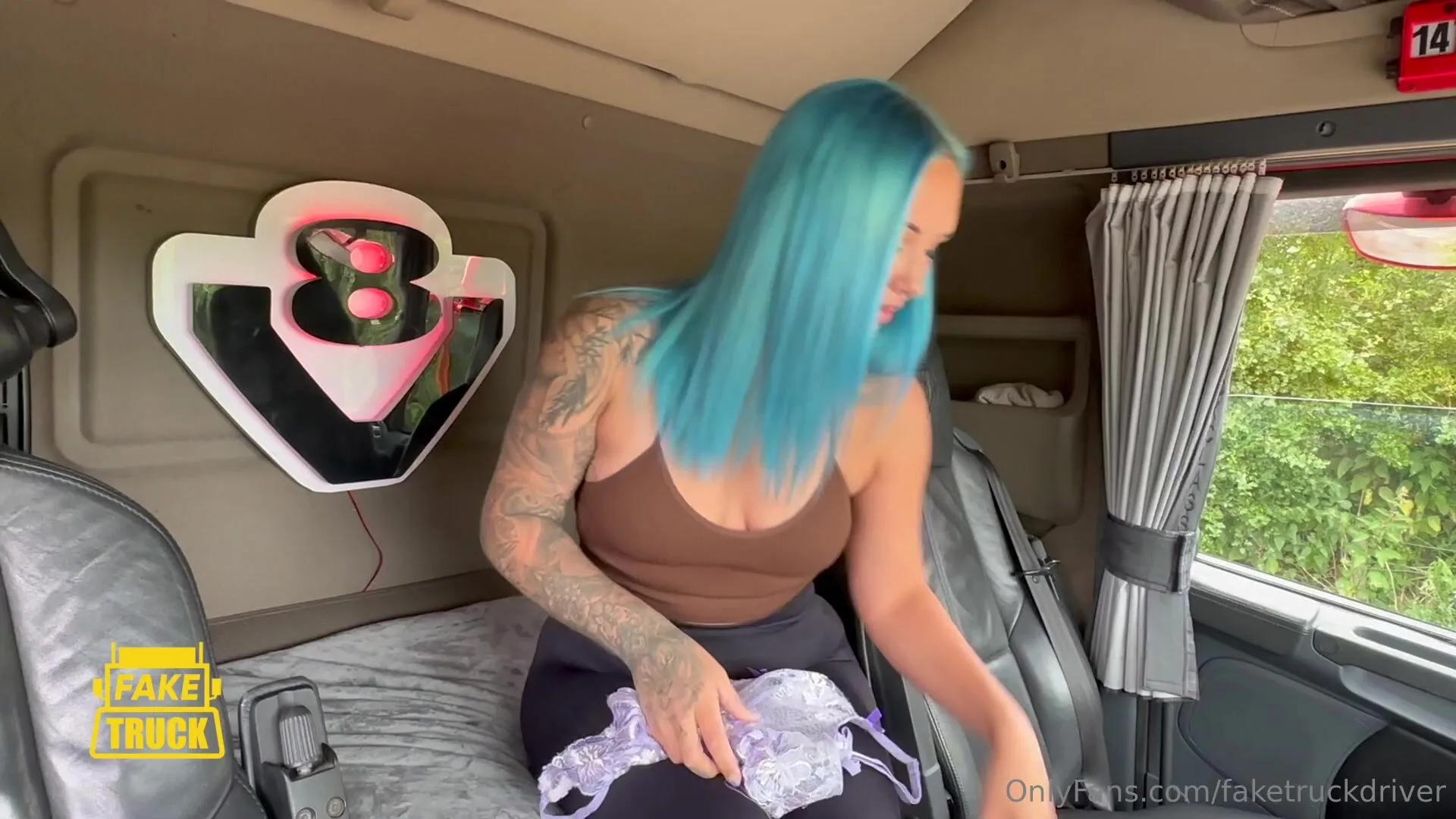 Kayla Blue - Thick Blue Haired Chick Fucked In My Truck
