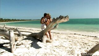 Kathia Nobili And Angelina Love Deniska Anal Honeymoon In The Tropics