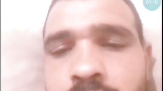 فلسطيني محمد معمر يشلخ علا كاميرا