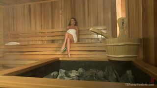 Ro1xy Ra1ye Hot Shower