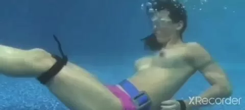 Drowning Underwater Porn Site - Topless girl drowning underwater