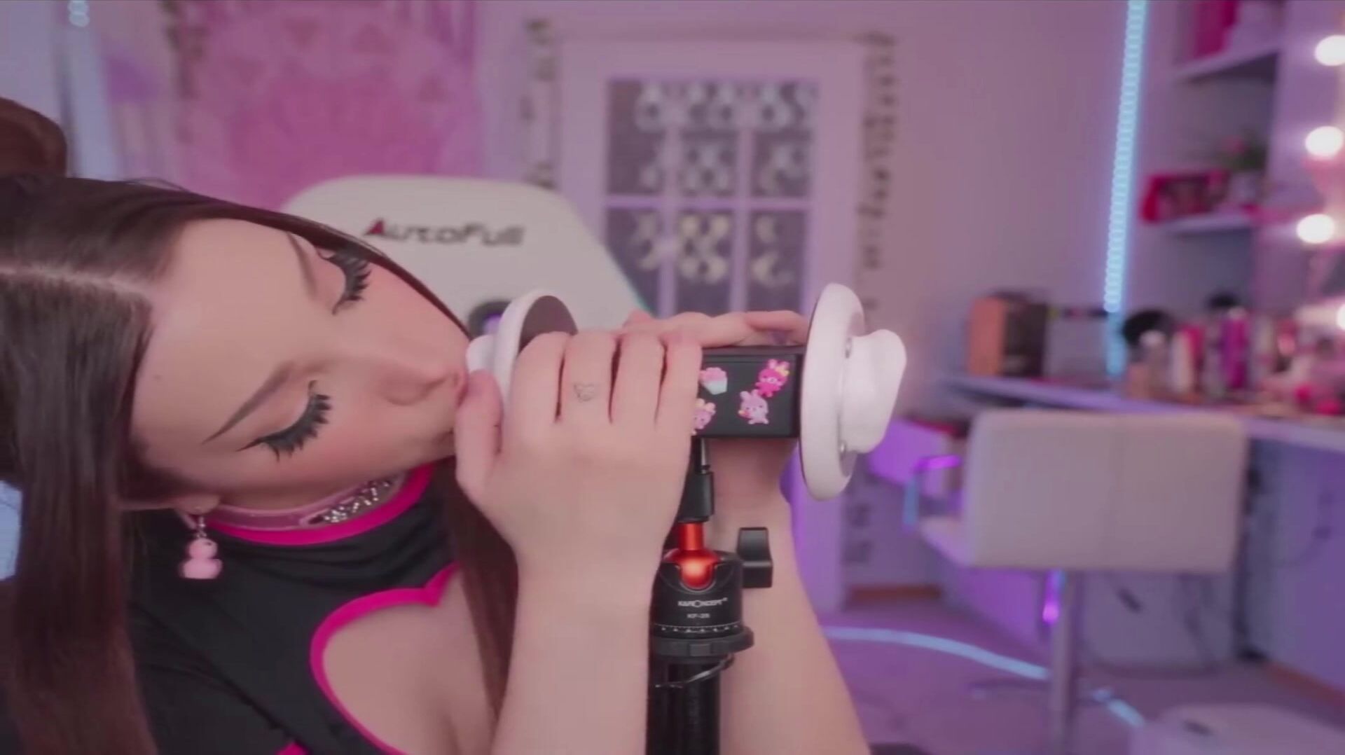 ASMR Relaxing Mouth Clicks And Pops - Alice Delish